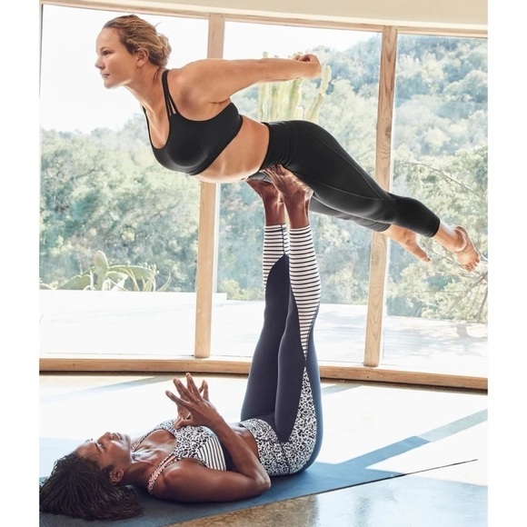 Athleta Salutation High Rise Buttery Soft Capri Cropped Leggings 20” Burgundy XS - Picture 4 of 9